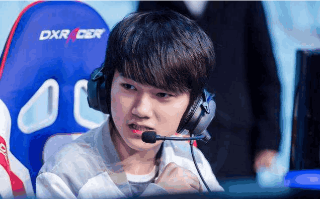 官方分享了明天 Ninjas in Pyjamas 对阵 FunPlus Phoenix 比赛的赛前海报： Phoenix 试图赢得首场胜利，而 Ninjas in Pyjamas 则希望连赢两场